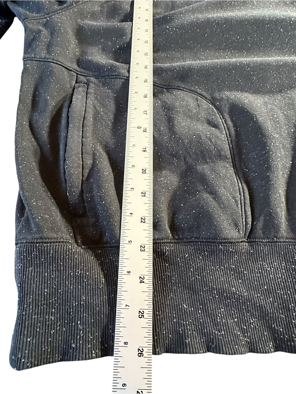 Under Armour Men’s Black Crewneck Sweatshirt with Speckled Detail Large - Picture 10 of 12